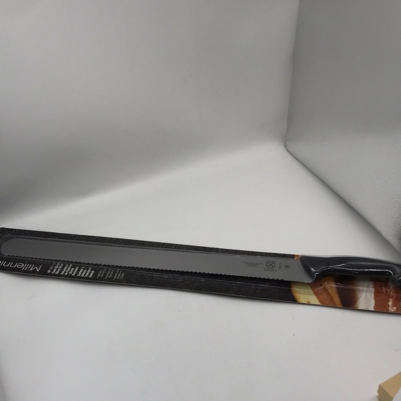 Mercer Culinary Millennia Black Handle 18” Wavy Edge Cake Slicer - Picture 2 of 12